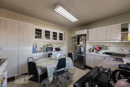 Casa para alugar com 211m², 3 quartos e 5 vagas Casa para alugar com 211m², 3 quartos e 5 vagasCozinha