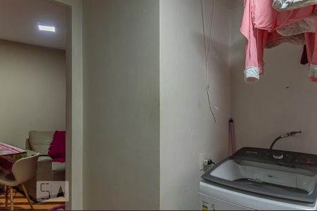 Apartamento à venda com 46783m², 2 quartos e 1 vaga Apartamento à venda com 46783m², 2 quartos e 1 vagaCozinha e Área de Serviço