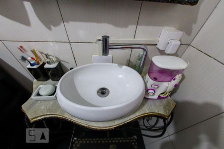 Casa à venda com 180m², 2 quartos e 2 vagasBanheiro