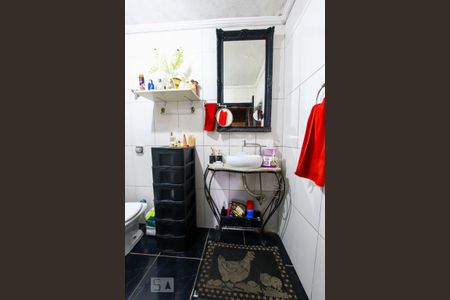 Casa à venda com 180m², 2 quartos e 2 vagasBanheiro