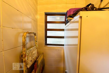 Casa à venda com 180m², 2 quartos e 2 vagasBanheiro de Serviço