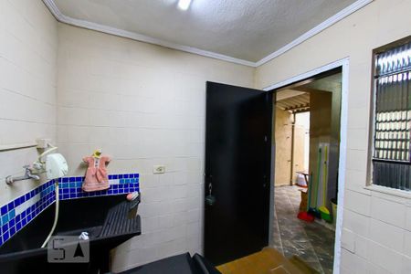 Casa à venda com 180m², 2 quartos e 2 vagasQuarto de Serviço