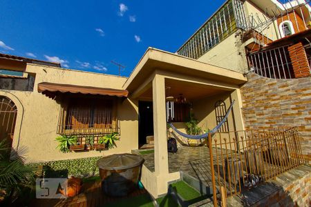 Casa à venda com 180m², 2 quartos e 2 vagasFachada