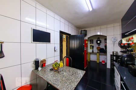 Casa à venda com 180m², 2 quartos e 2 vagasCozinha