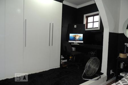 Casa à venda com 240m², 3 quartos e sem vagaQuarto 2 - Armários