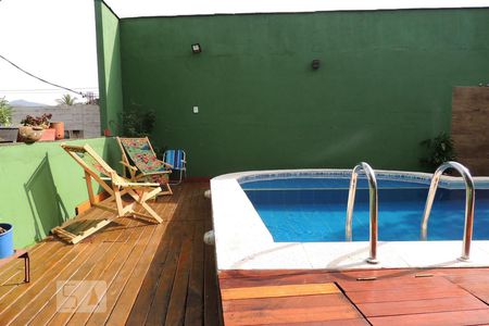 Casa à venda com 240m², 3 quartos e sem vagaPiscina