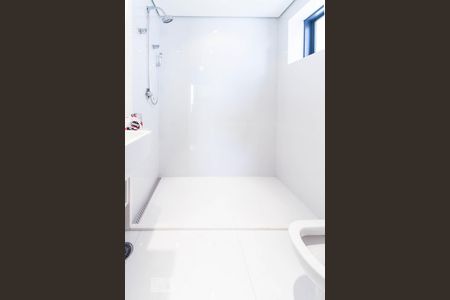 Banheiro de apartamento à venda com 1 quarto, 45m² em Vila Nova Conceição, São Paulo