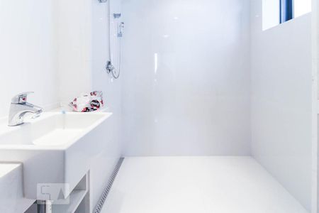 Banheiro de apartamento à venda com 1 quarto, 45m² em Vila Nova Conceição, São Paulo
