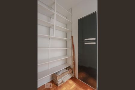 Apartamento para alugar com 68m², 2 quartos e sem vagaQuarto de Serviço