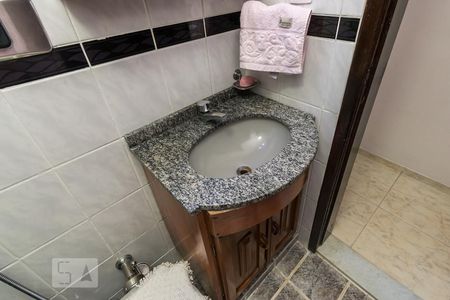 Lavabo de casa de condomínio à venda com 3 quartos, 190m² em Irajá, Rio de Janeiro