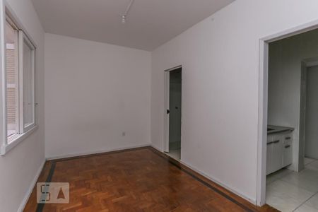 Sala/Quarto de kitnet/studio para alugar com 1 quarto, 28m² em Floresta, Porto Alegre