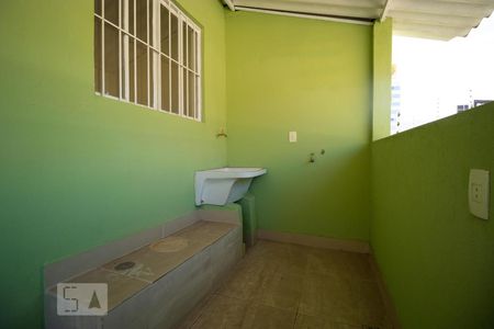 Casa para alugar com 128m², 2 quartos e sem vagaÁrea de Serviço