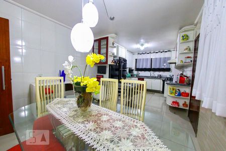 Casa à venda com 239m², 3 quartos e 3 vagasCozinha