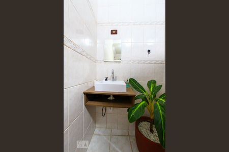 Casa à venda com 239m², 3 quartos e 3 vagasBanheiro de Serviço