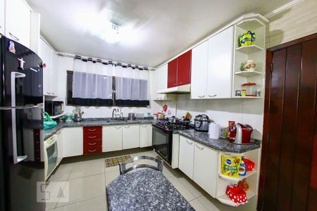 Casa à venda com 239m², 3 quartos e 3 vagasCozinha