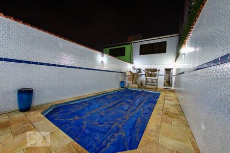 Casa à venda com 239m², 3 quartos e 3 vagasPiscina