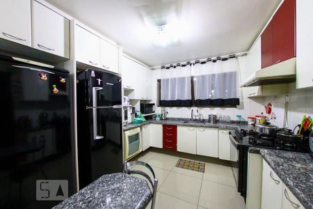 Casa à venda com 239m², 3 quartos e 3 vagasCozinha