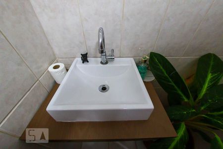 Casa à venda com 239m², 3 quartos e 3 vagasBanheiro de Serviço