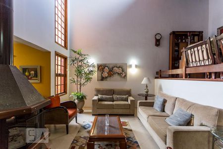 Sala de casa à venda com 4 quartos, 340m² em Tristeza, Porto Alegre
