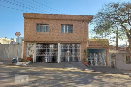 Casa à venda com 435m², 5 quartos e 4 vagasFachada