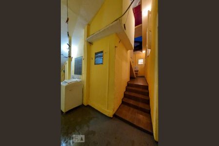 Casa à venda com 435m², 5 quartos e 4 vagasEscada