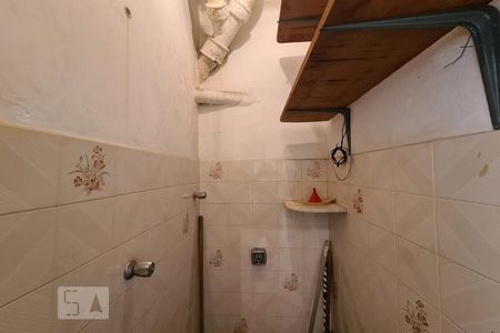 Apartamento para alugar com 72m², 2 quartos e sem vaga Apartamento para alugar com 72m², 2 quartos e sem vagaBanheiro de Serviço