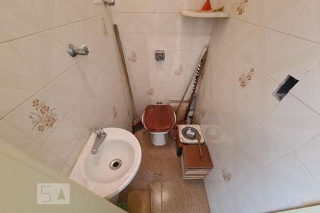 Apartamento para alugar com 72m², 2 quartos e sem vaga Apartamento para alugar com 72m², 2 quartos e sem vagaBanheiro de Serviço