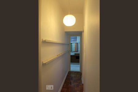 Corredor de apartamento para alugar com 3 quartos, 80m² em Jardim Botânico, Rio de Janeiro