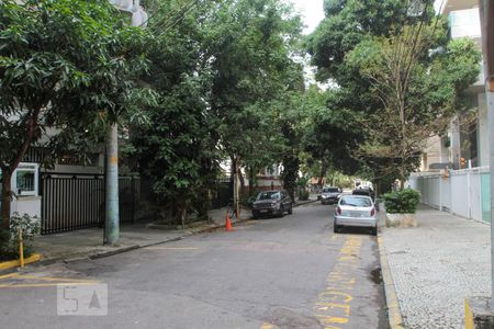 Apartamento para alugar com 80m², 3 quartos e sem vagaVista da Rua