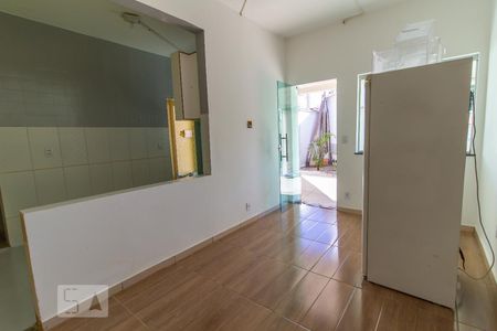 Sala de casa para alugar com 1 quarto, 65m² em Renascença, Belo Horizonte