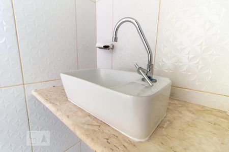 Banheiro de casa para alugar com 1 quarto, 65m² em Renascença, Belo Horizonte