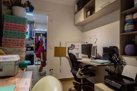 Casa à venda com 216m², 3 quartos e 2 vagasSuite - Office