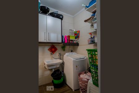 Casa à venda com 216m², 3 quartos e 2 vagasLavanderia