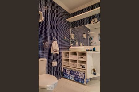 Casa à venda com 216m², 3 quartos e 2 vagasBanheiro da Suíte