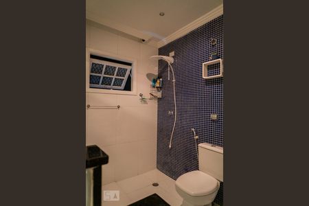 Casa à venda com 216m², 3 quartos e 2 vagasBanheiro da Suíte