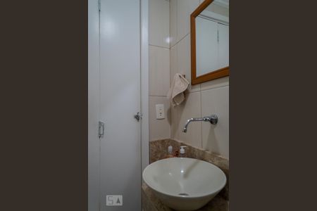 Casa à venda com 216m², 3 quartos e 2 vagasLavabo