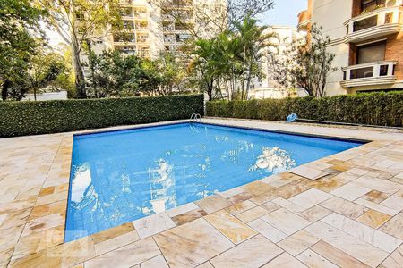 Apartamento à venda com 208m², 4 quartos e 3 vagasÁrea comum - Piscina