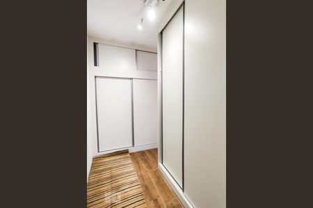 Apartamento à venda com 208m², 4 quartos e 3 vagasCloset Suíte 2