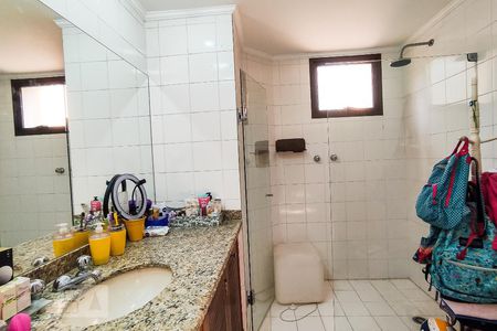 Apartamento à venda com 208m², 4 quartos e 3 vagasBanheiro da Suíte 1