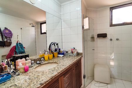 Apartamento à venda com 208m², 4 quartos e 3 vagasBanheiro da Suíte 1