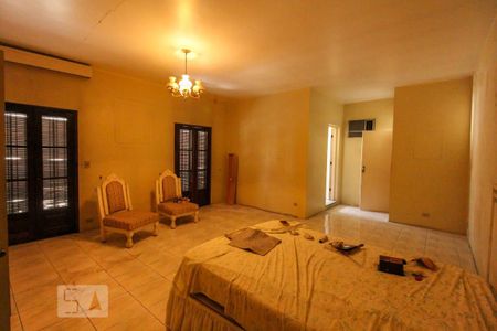 Casa à venda com 600m², 4 quartos e 3 vagas Casa à venda com 600m², 4 quartos e 3 vagasQuarto 1 - Suíte