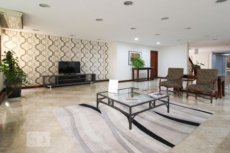 Apartamento para alugar com 26m², 1 quarto e 1 vagaHall social