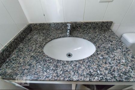Apartamento para alugar com 67m², 3 quartos e 1 vagaBanheiro 