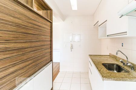 Cozinha de apartamento para alugar com 1 quarto, 47m² em Jardim Aeroporto, São Paulo