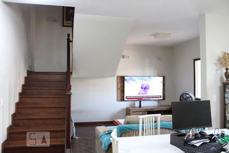 Sala de casa à venda com 4 quartos, 250m² em Vila Anglo Brasileira, São Paulo