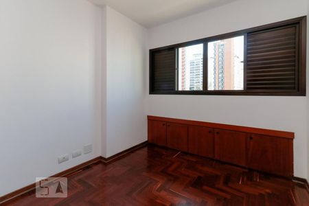 Apartamento à venda com 160m², 4 quartos e 3 vagasQuarto 2