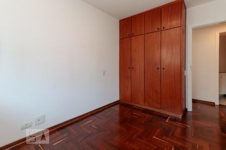 Apartamento à venda com 160m², 4 quartos e 3 vagasQuarto 2