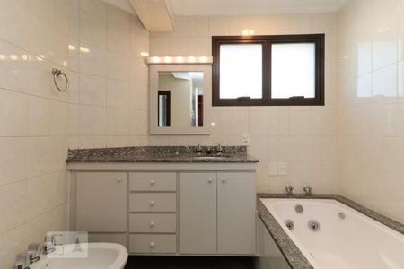 Apartamento à venda com 160m², 4 quartos e 3 vagasSuíte 2