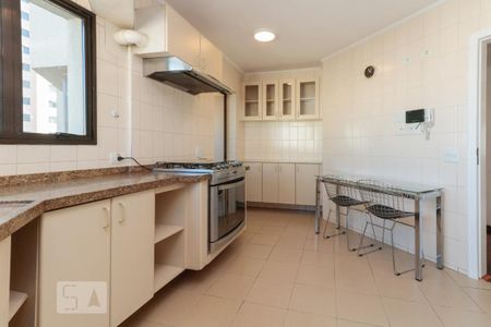 Apartamento à venda com 160m², 4 quartos e 3 vagasCozinha