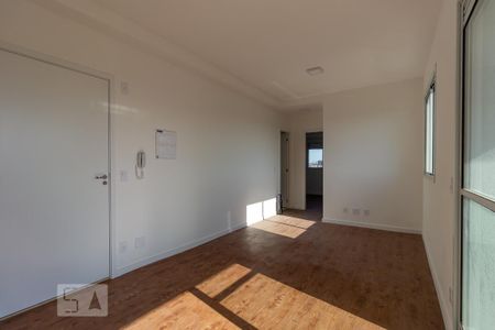 Sala de apartamento para alugar com 2 quartos, 51m² em Jardim Tupanci, Barueri